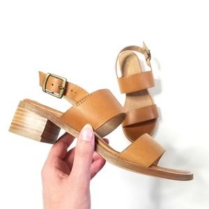 NWOT Seychelles tan block sandal